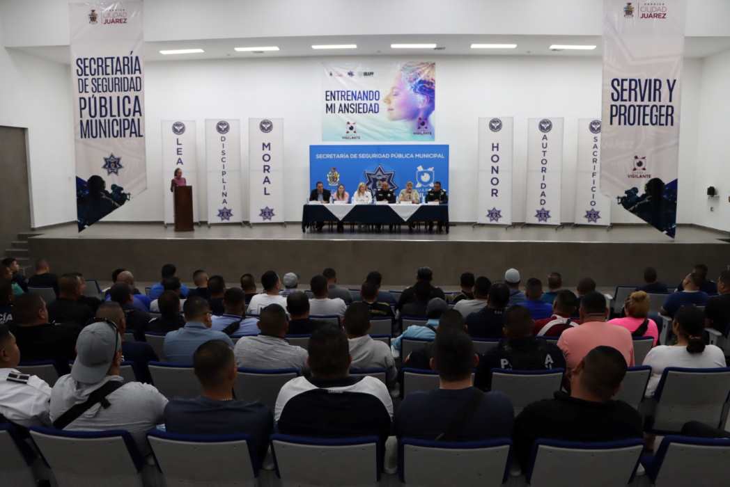 Asisten elementos de la SSPM al foro “Entrenando a mi Ansiedad”