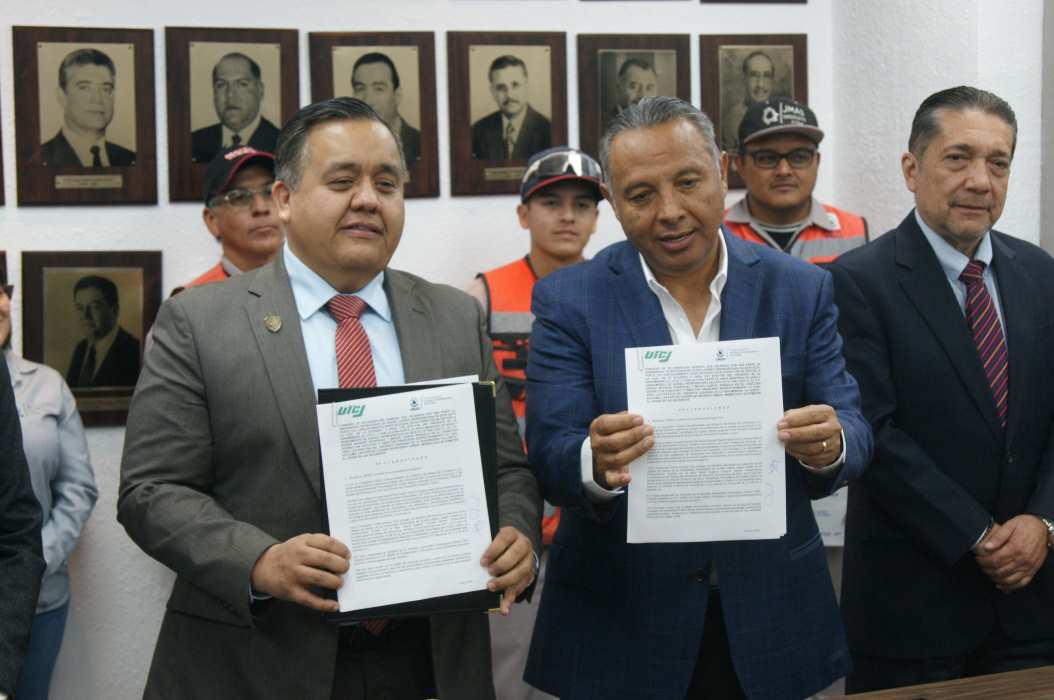 Firman JMAS y UTCJ convenio de colaboración para capacitación de plomeros.