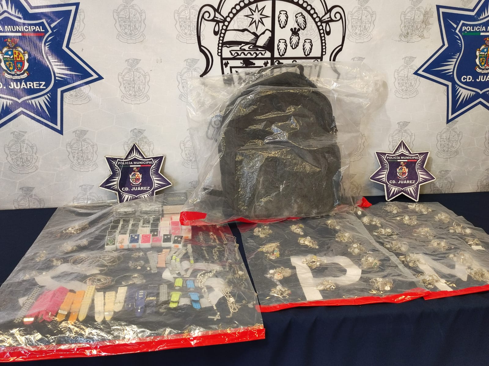 Detienen a sujeto por promoción de conductas ilícitas y uno más por resistencia y desobediencia de particulares