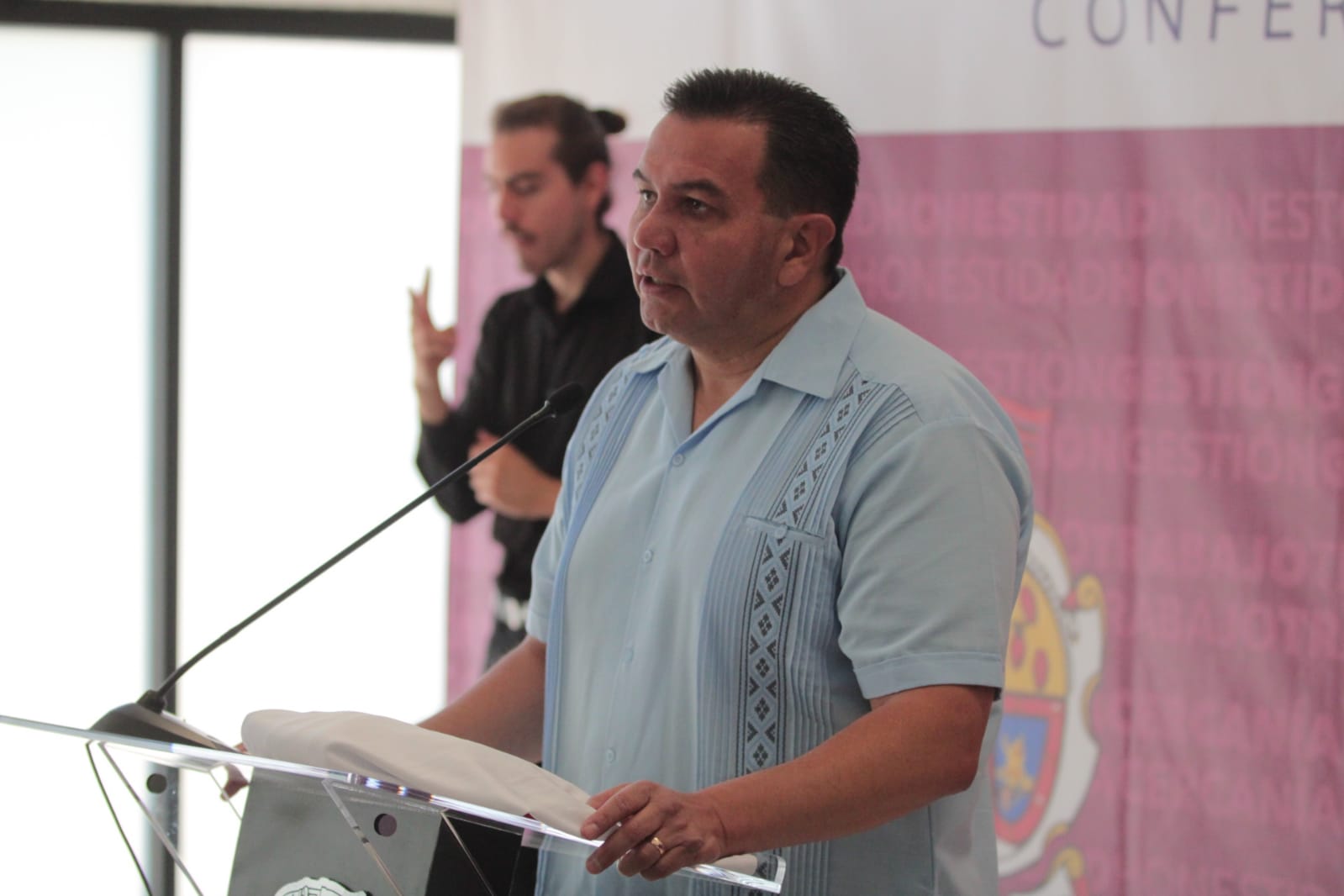 Vamos a actuar conforme a derecho, hicimos acuerdo con la SEMARNAT y lo honraremos, alcalde