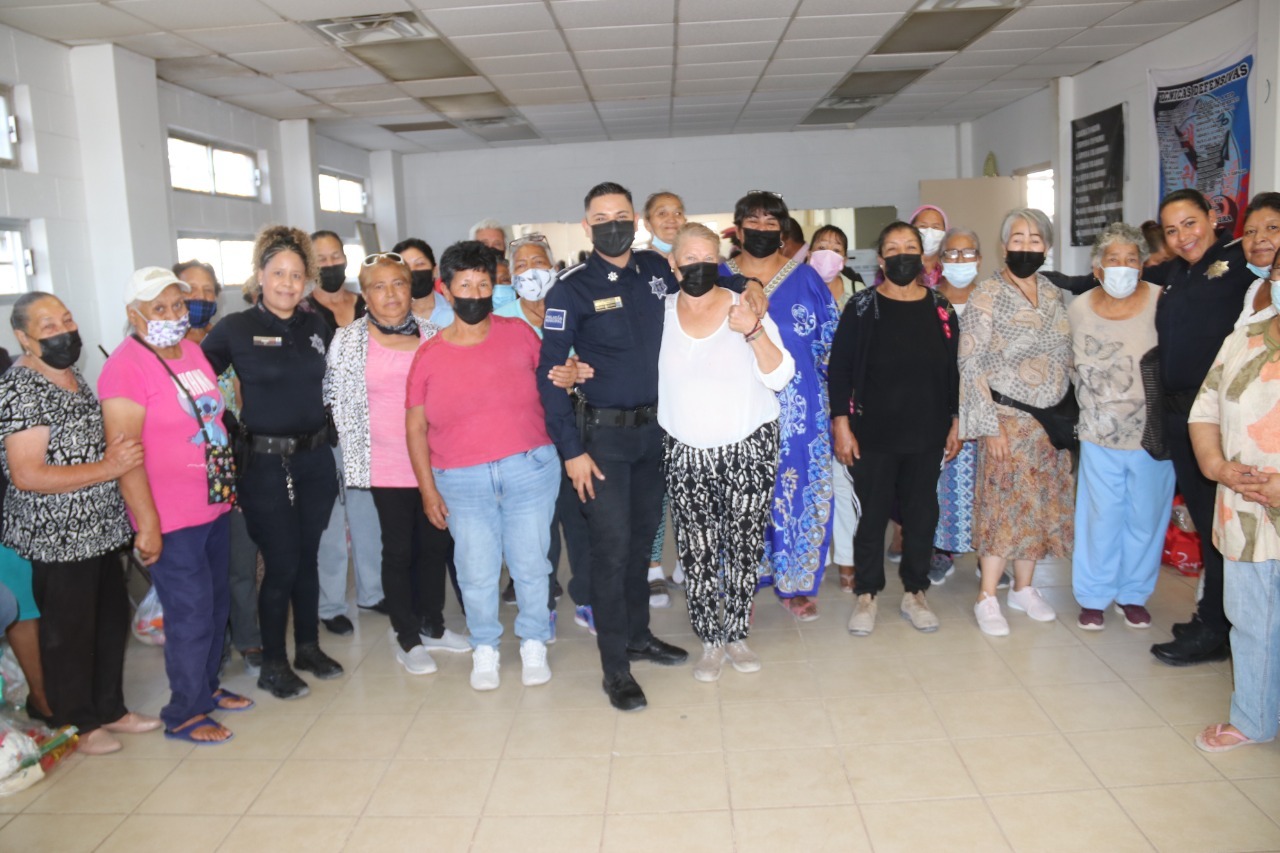 Entrega Policía Comunitaria despensas en “Centro Comunitario Anapra”