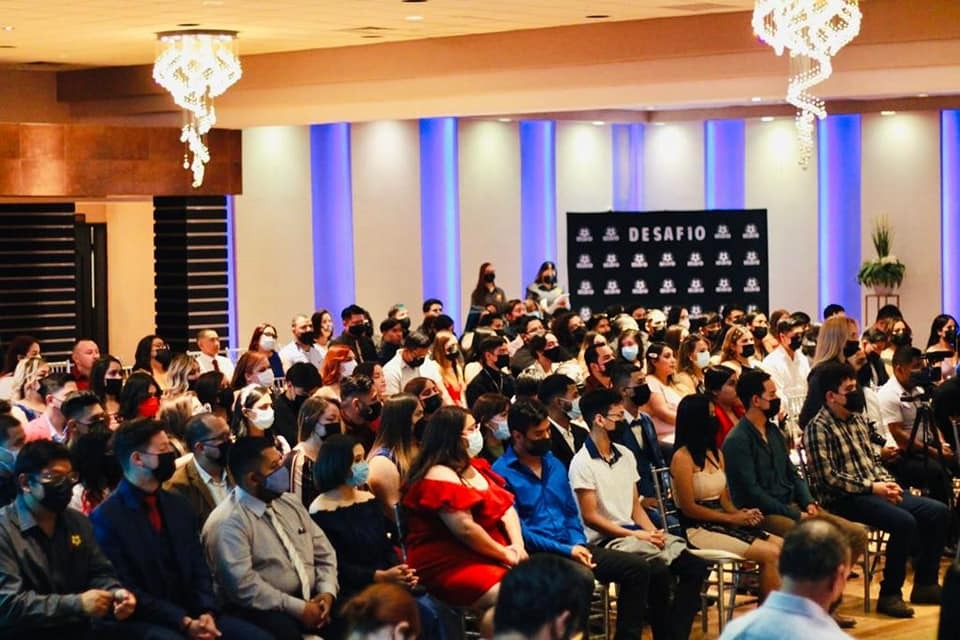 Gradúan de Centros Comunitarios 204 usuarios