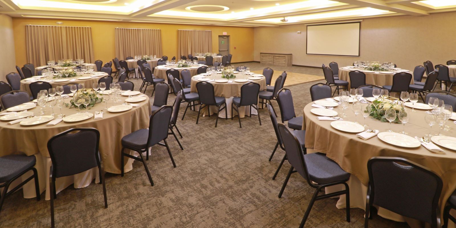 Celebra CANIRAC liberación total de aforos en establecimientos