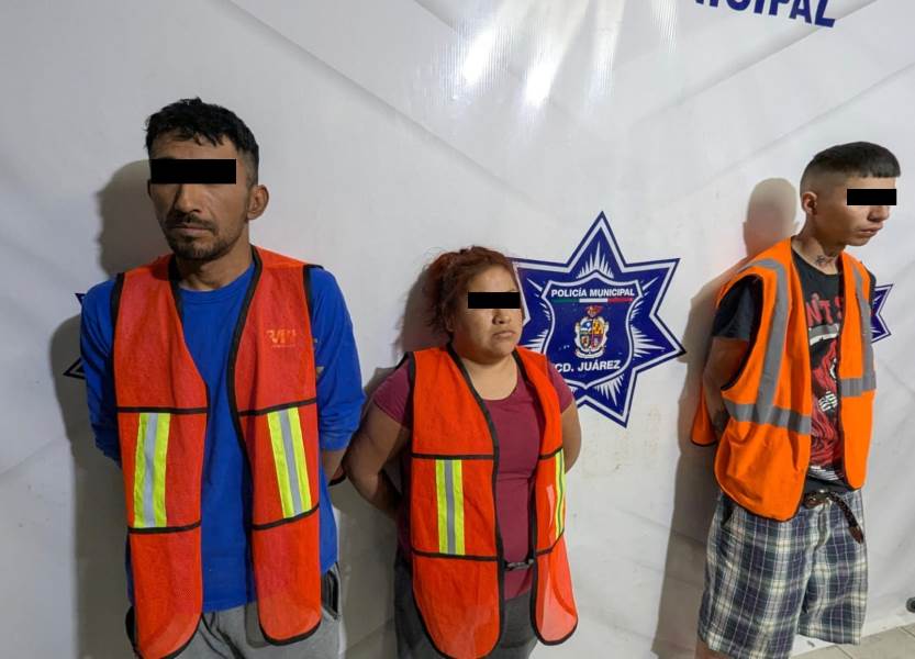 Arrestan a cinco presuntos asaltantes de negocio