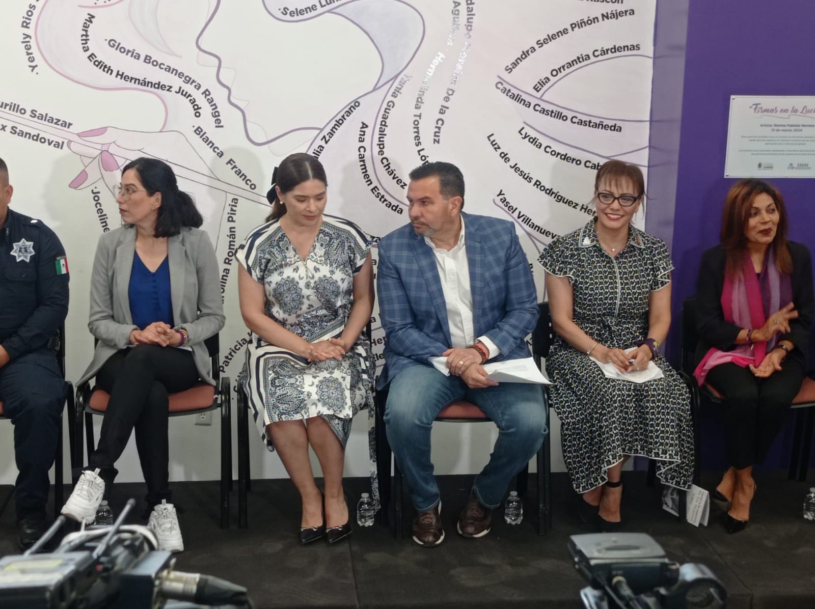 Entrega municipio obras de la Casa de Transición a organismos de la sociedad civil.