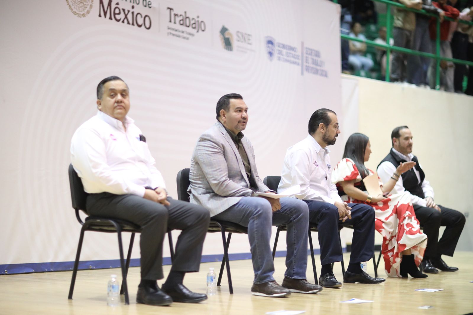 Ofrecen empleo con perspectiva de género durante feria.