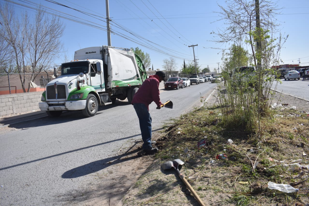 Arranca operativo de Servicios Públicos en Parajes de San Isidro.