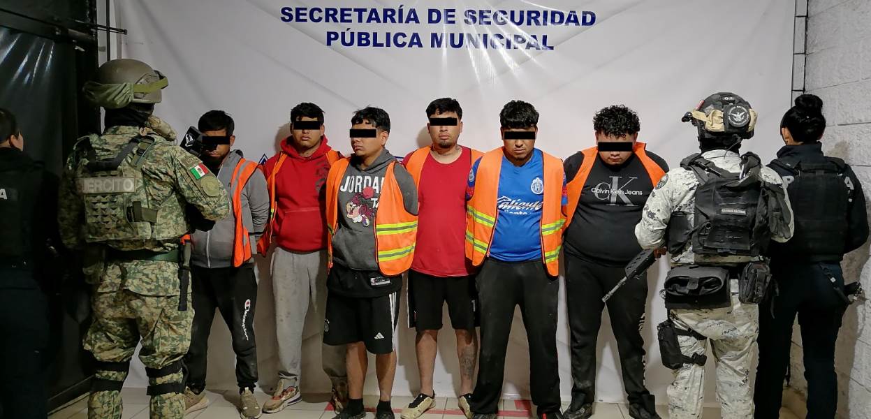 Detienen a 6 presuntos polleros