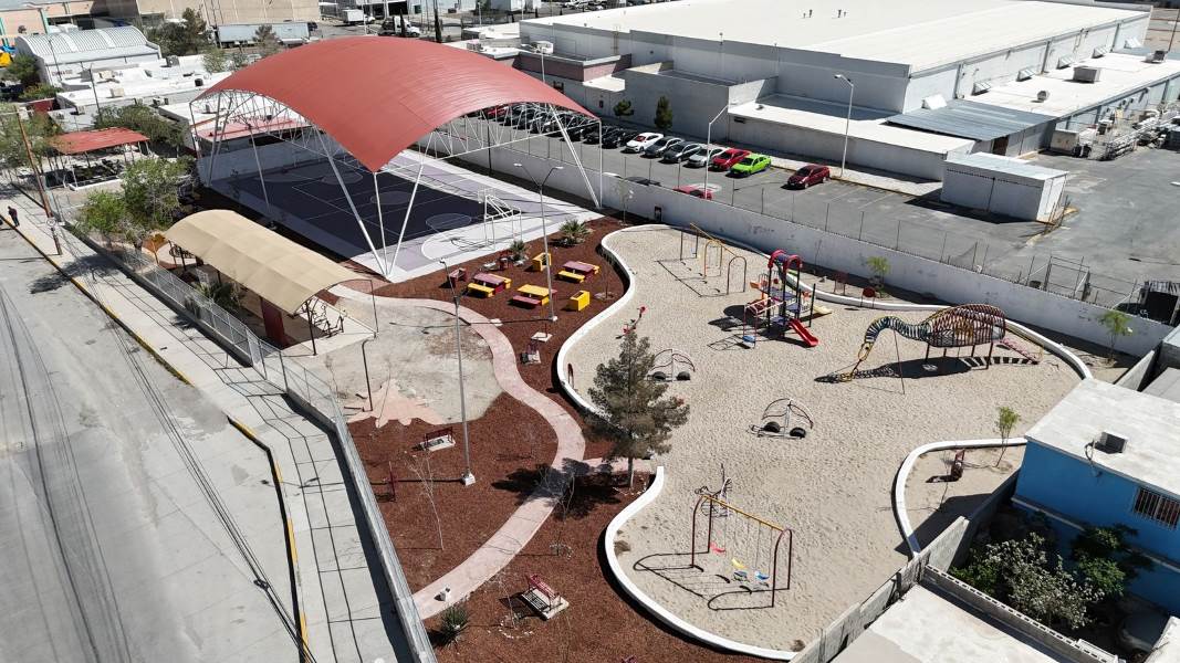 Afina Obras Públicas detalles en la rehabilitación de parque en Granjas de Chapultepec