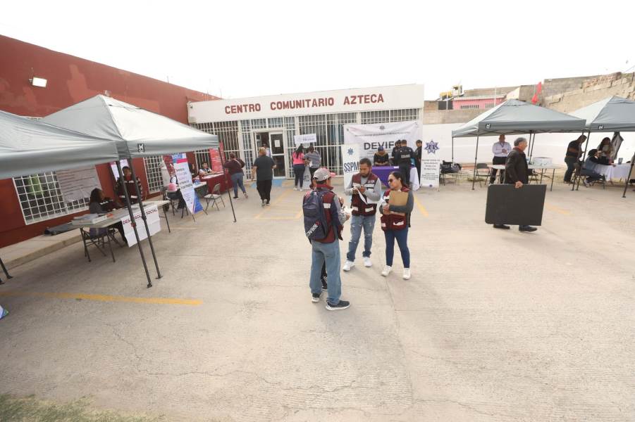 Dependencias municipales prestaron servicios a vecinos de la colonia Azteca