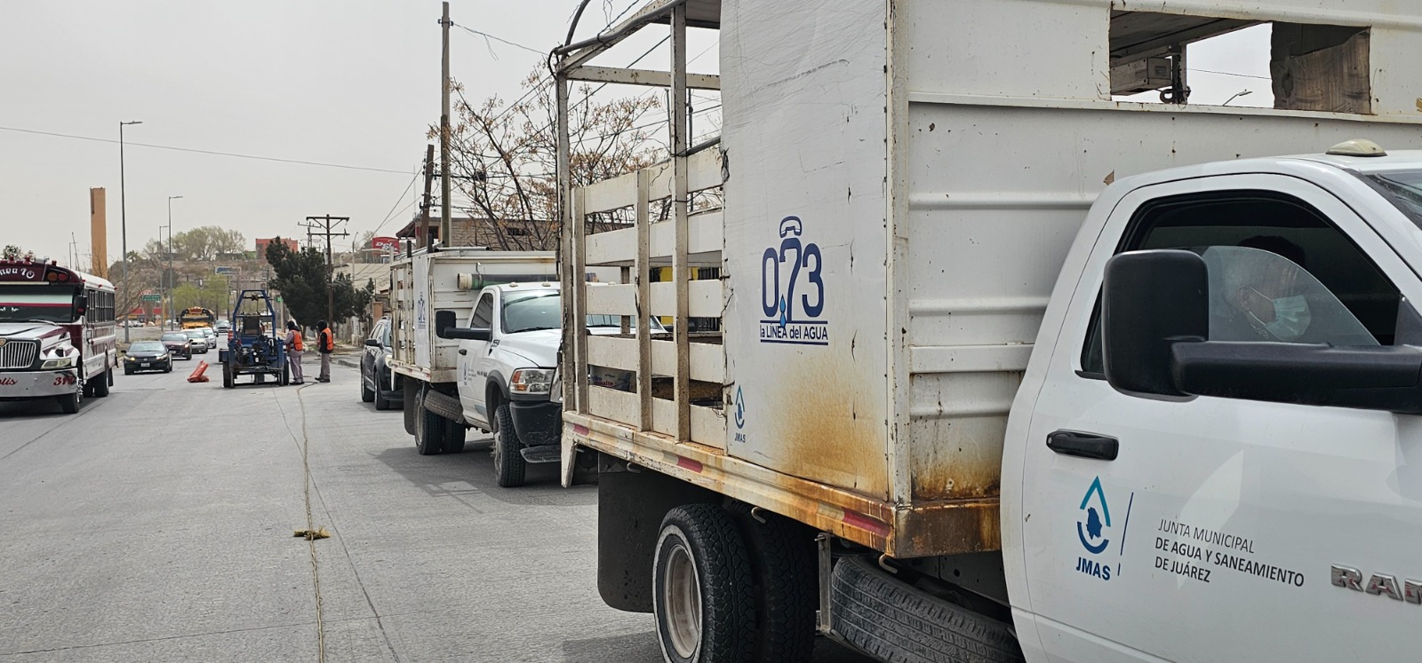 Realiza la JMAS limpieza y desazolve en Colector Nadadores.