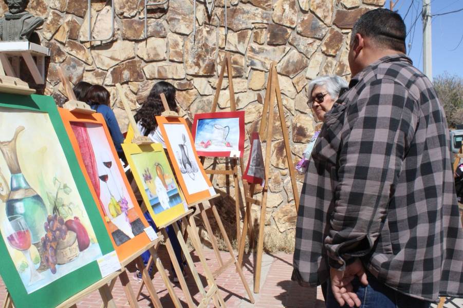 Realizan exhibición de pinturas en Biblioteca Arturo Tolentino