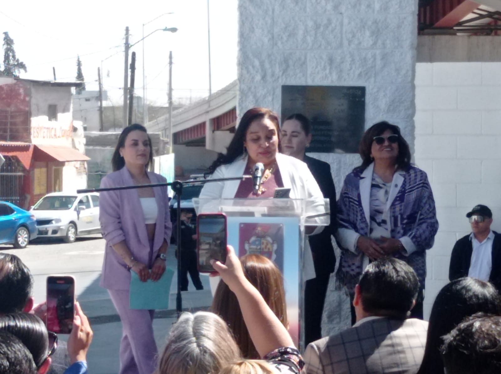 Entronizan a la activista Ruth Nohemí Vargas Márquez a la Rotonda de las Mujeres Ilustres.