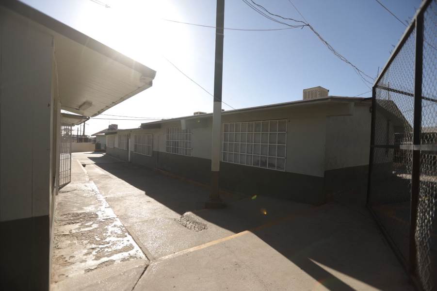 Benefician a alumnos de la escuela primaria Juan Álvarez, por remodelación de la institución