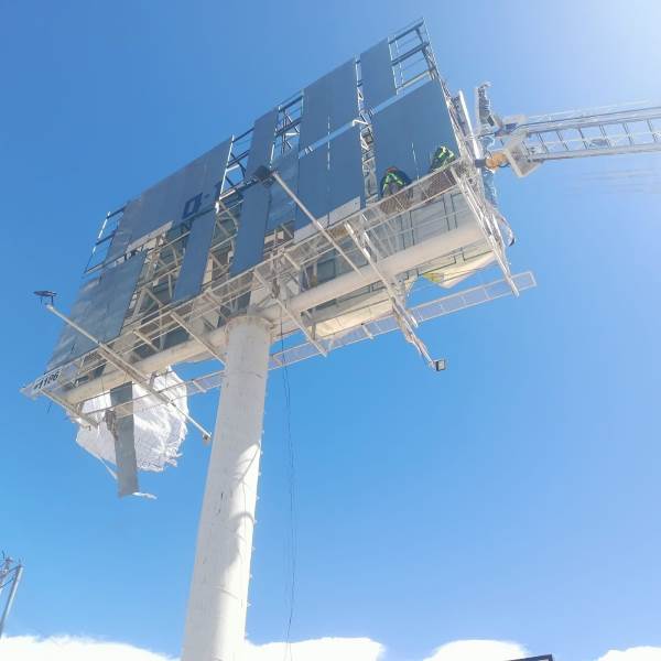 Por prevención retiran lonas de panorámicos