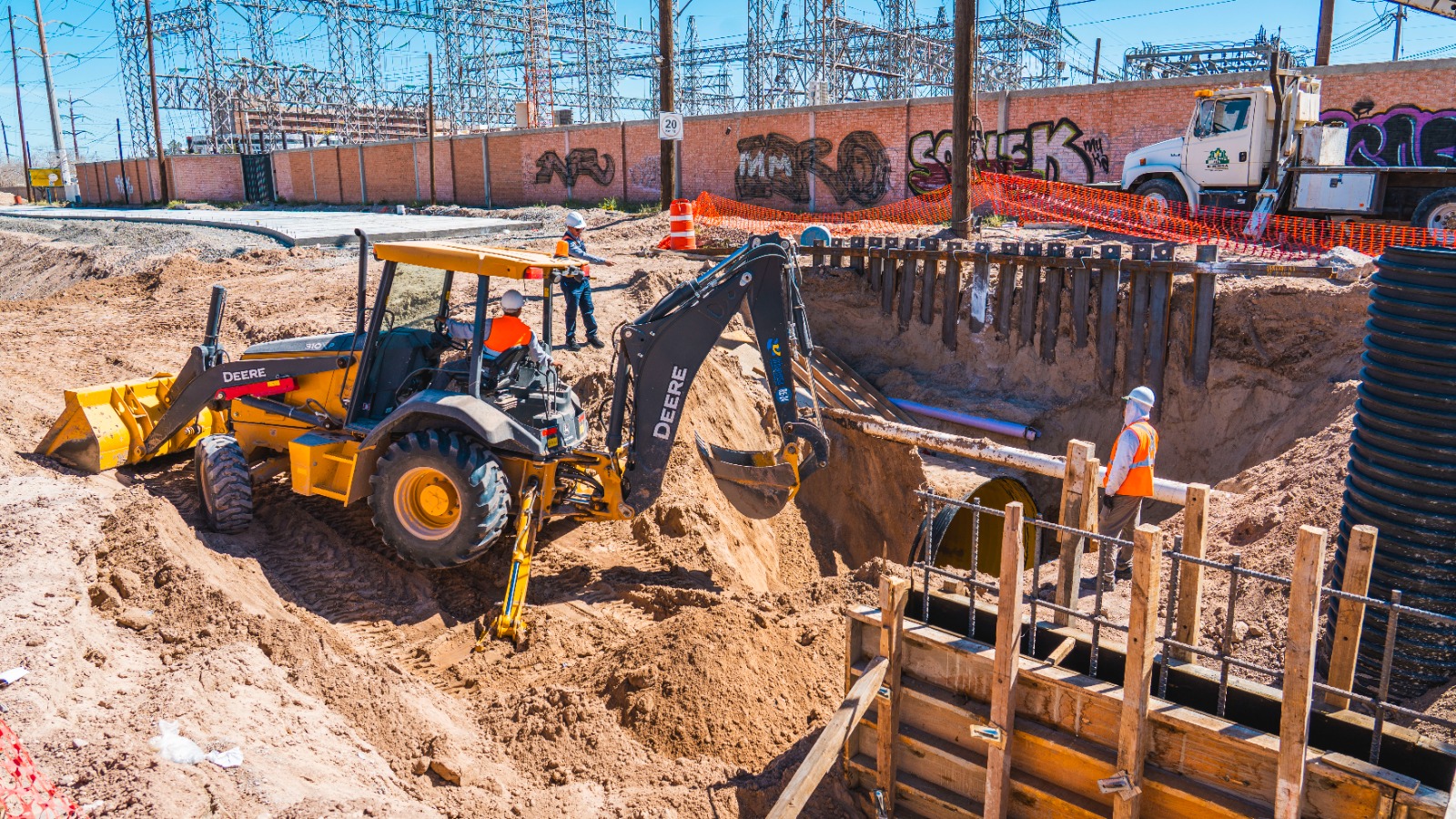 Concluye JMAS reposición del colector Viñedos II.