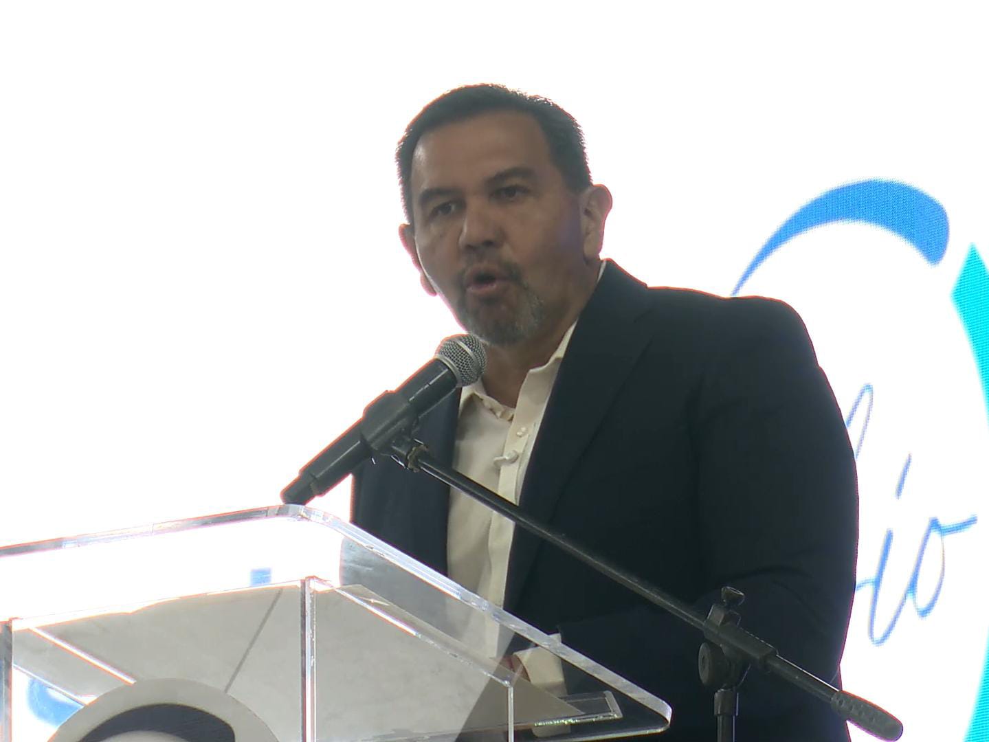 Llaman a jóvenes a seguir construyendo el cambio.