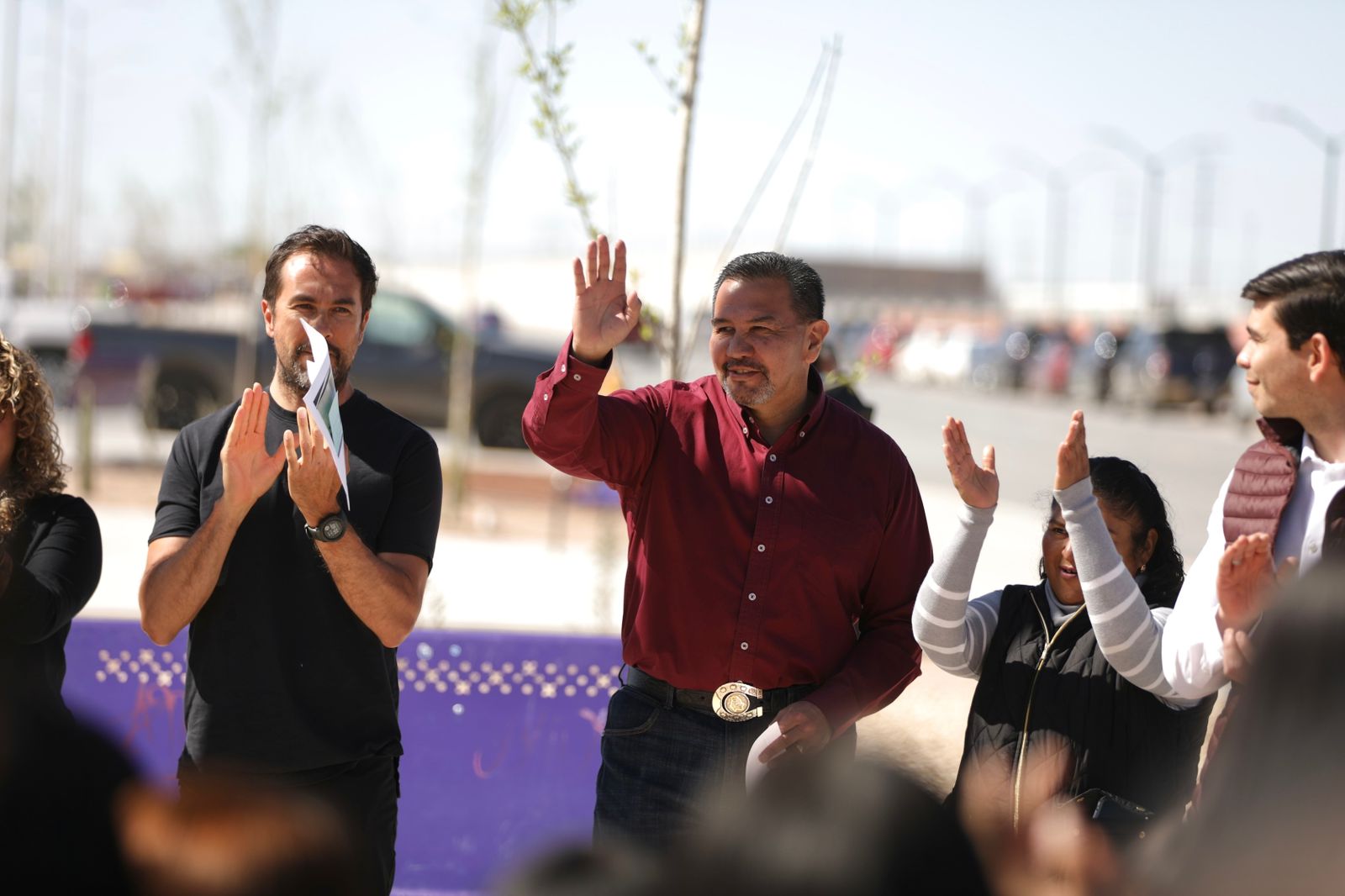 Entrega alcalde obras de mejoramiento de camellón.