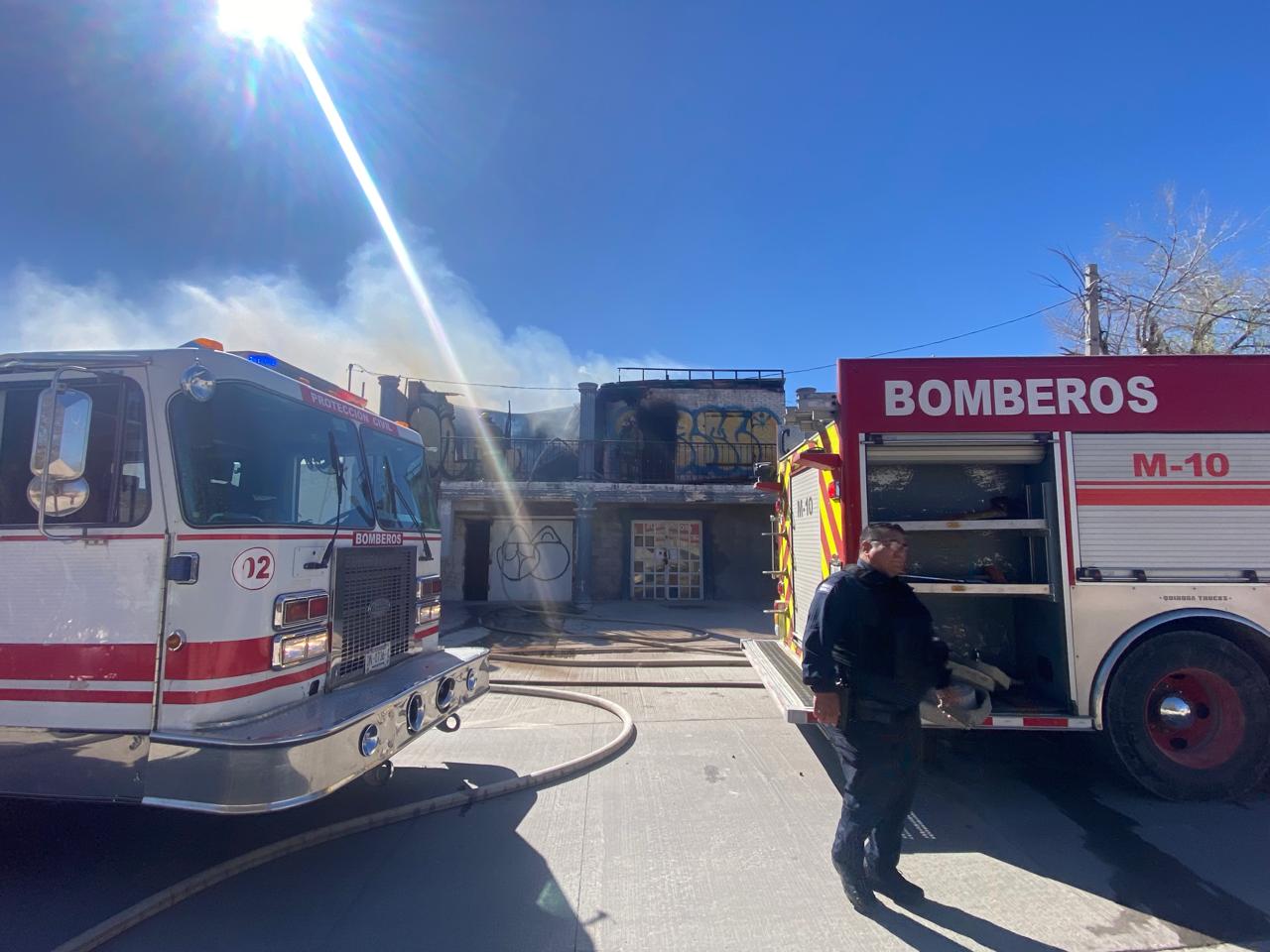 Reportan incendio de bodega en colonia Córdova Américas.