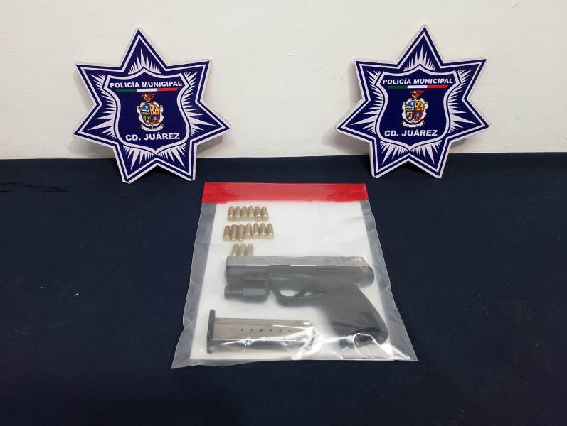 Aseguran arma de fuego tras reporte de violencia familiar