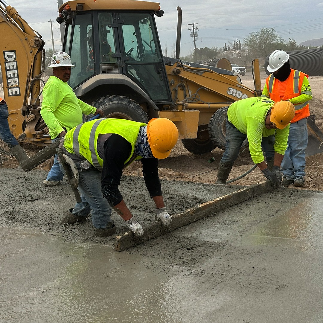 Avanza obra del colector Cuatro Siglos con reposición de concreto.
