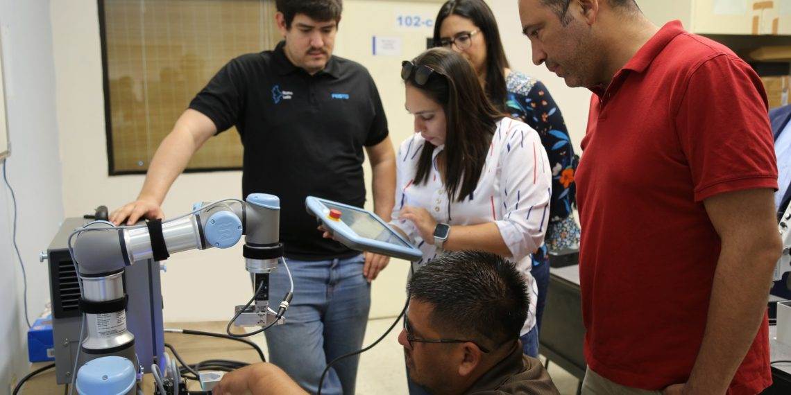 UACJ renueva laboratorios del IIT con equipos de vanguardia