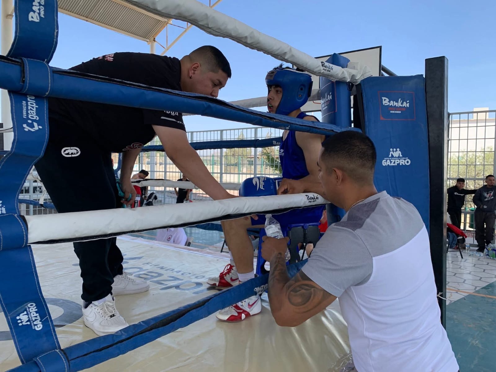 Llevan programa de boxeo a colonias de la periferia.