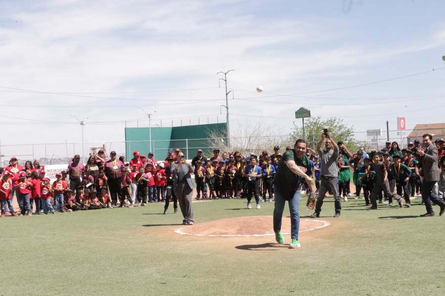 Inauguran Liga Infantil Carlos Amaya y rinden homenaje a promotor deportivo