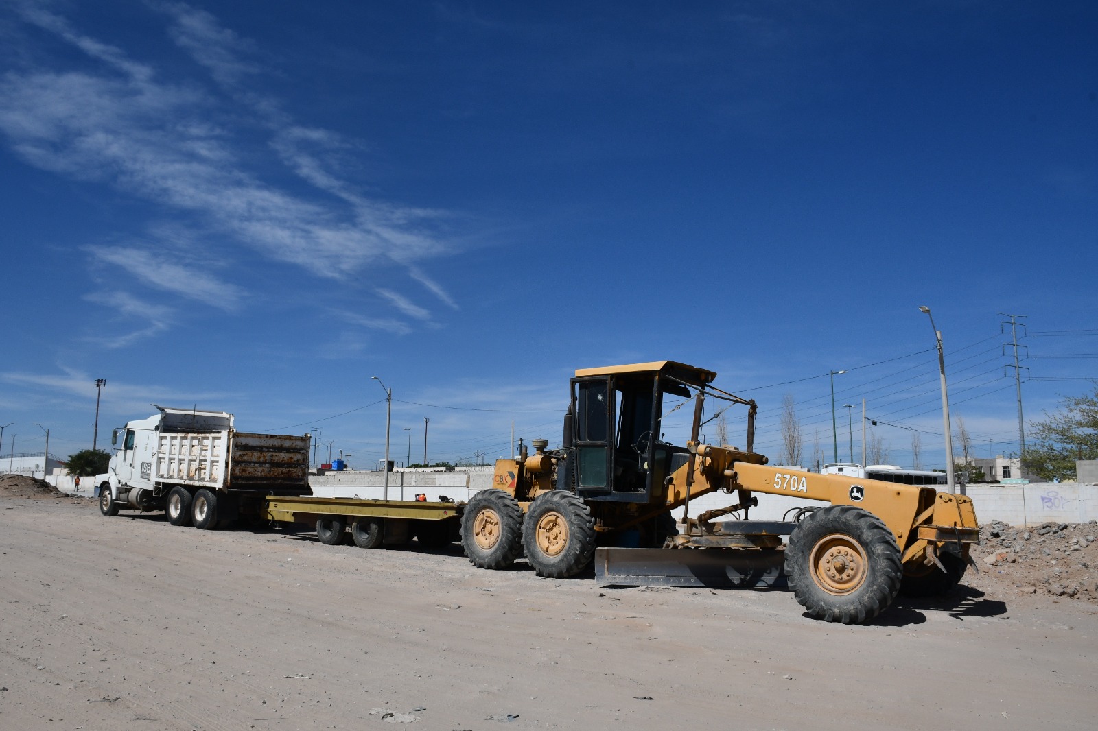Reportan avances en pavimentación de calle Lote Bravo.