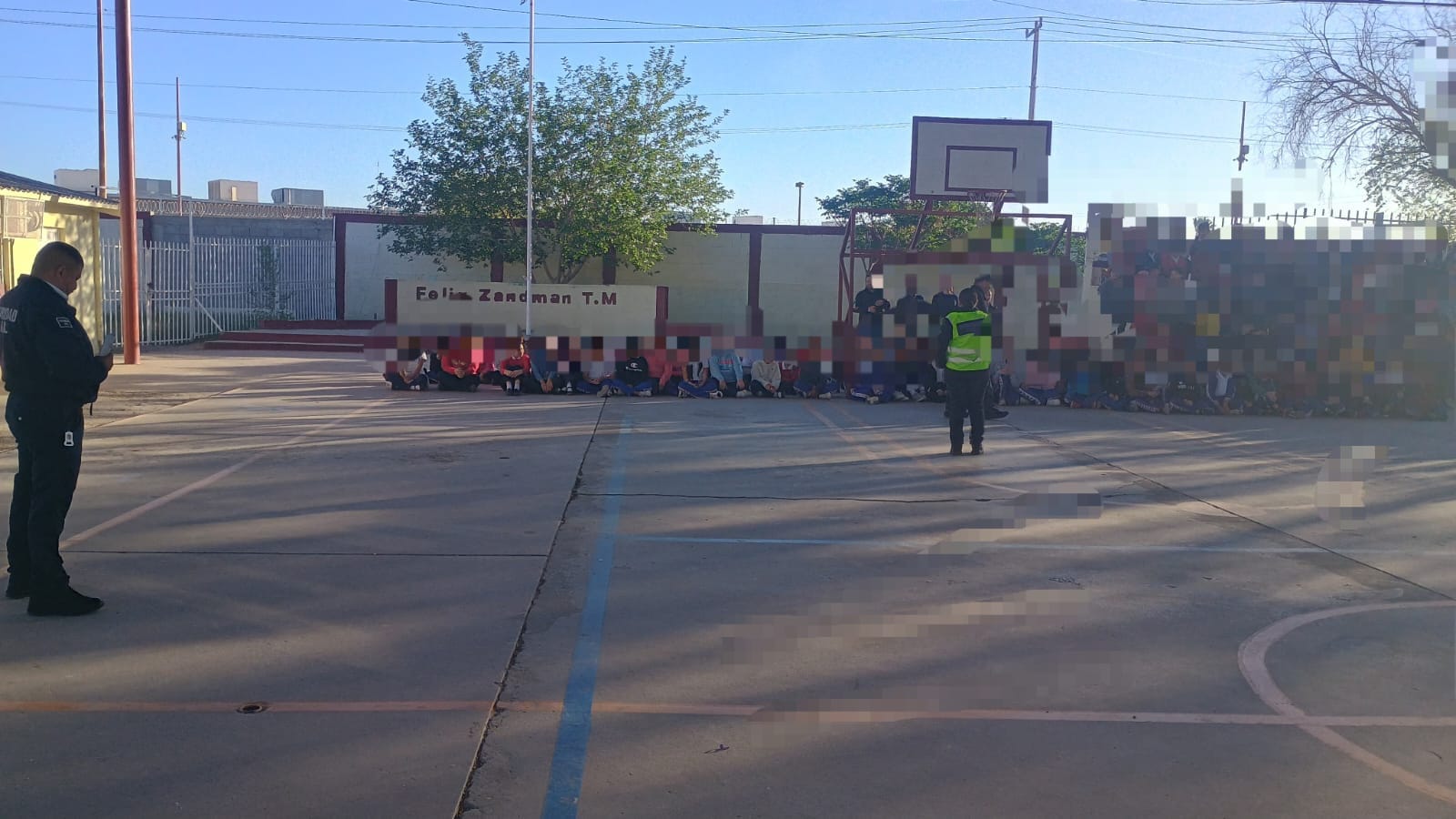 Llevan plática de seguridad vial a alumnos de nivel básico.