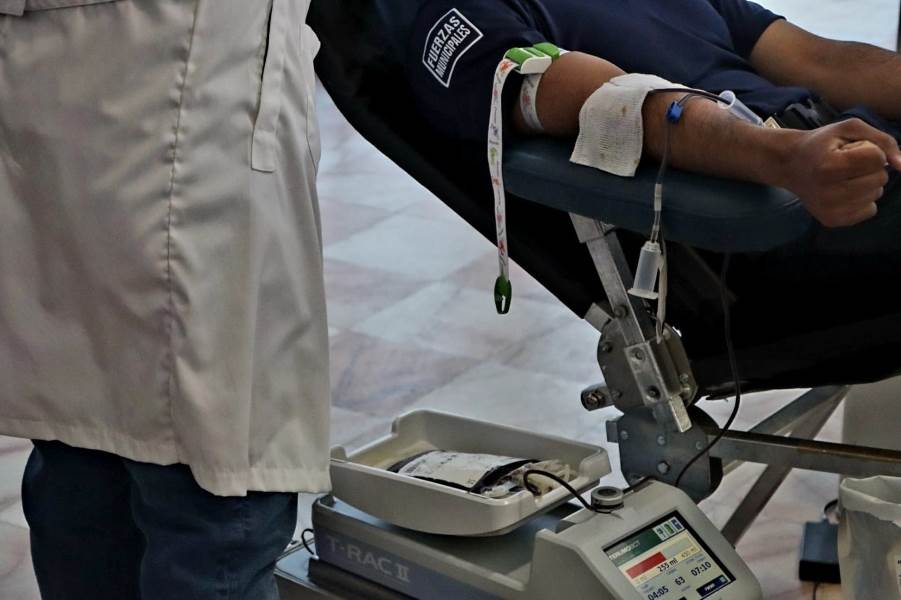 Policías municipales participan en campaña de donación de sangre
