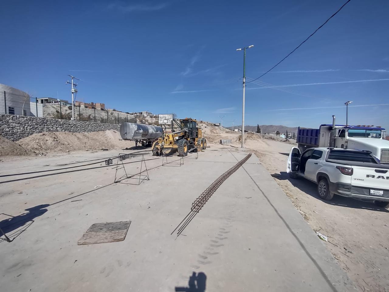 Construyen multideportivo en la colonia Juanita Luna.
