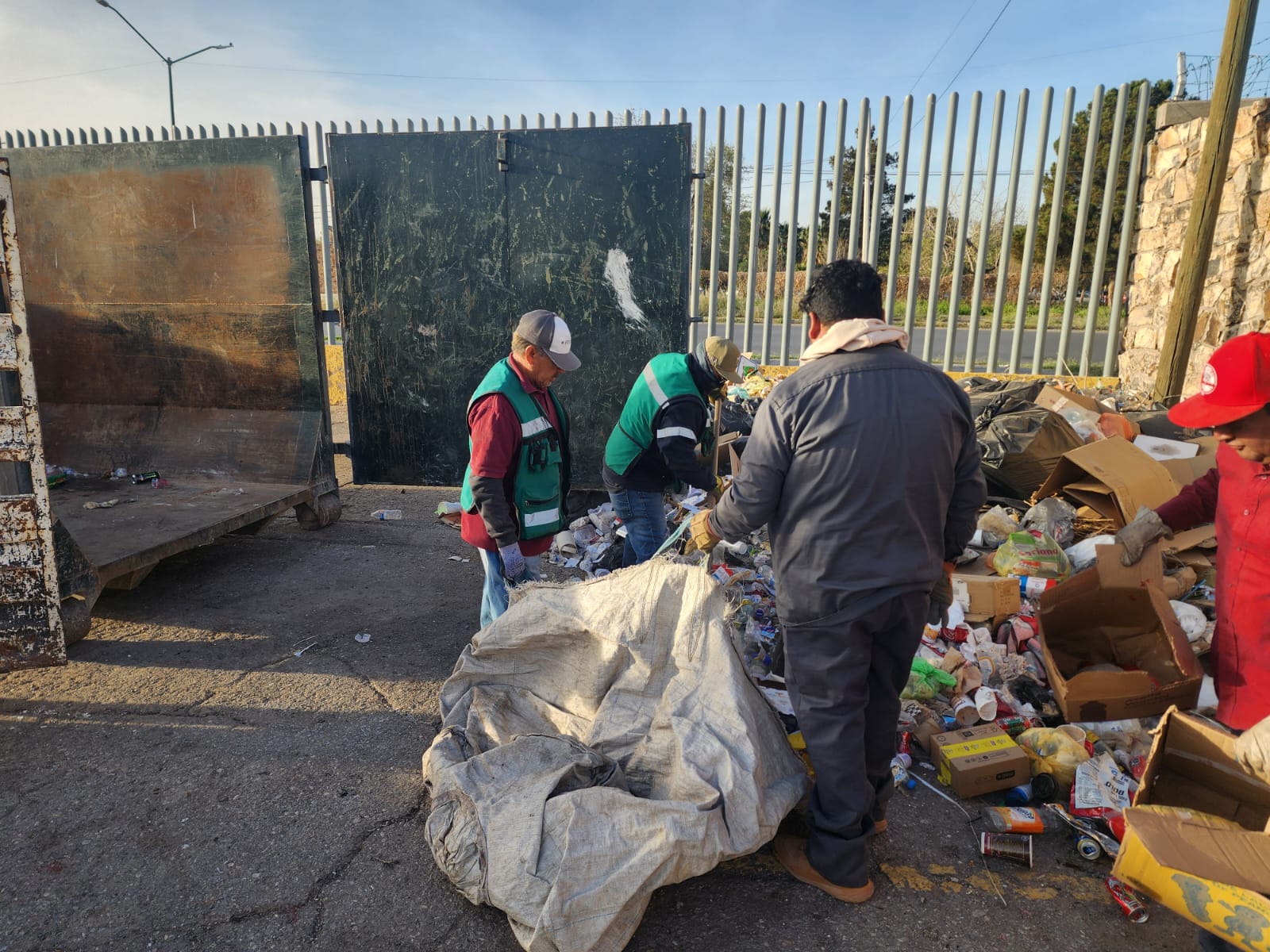 Sigue buena respuesta de ciudadanos a Puntos Limpios.