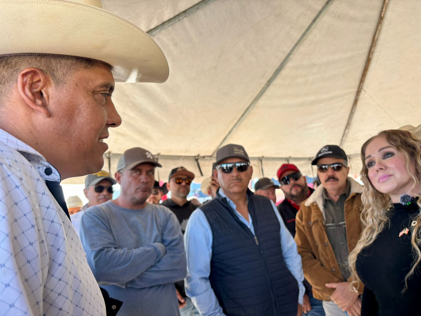 Intenta CANACINTRA acercamiento con manifestantes.