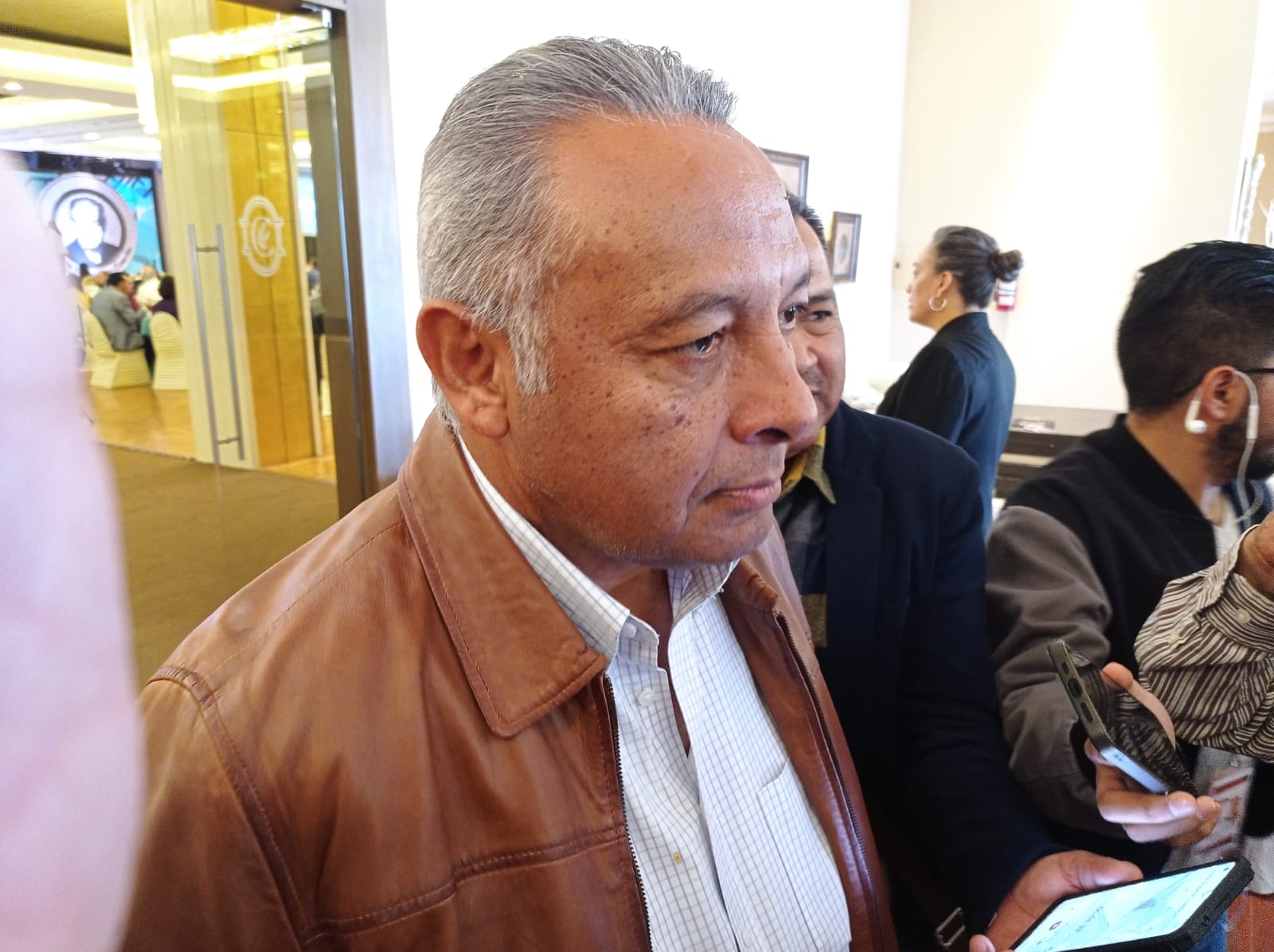 Atiende JMAS reparación de bomba que provoca brotes de aguas negras.