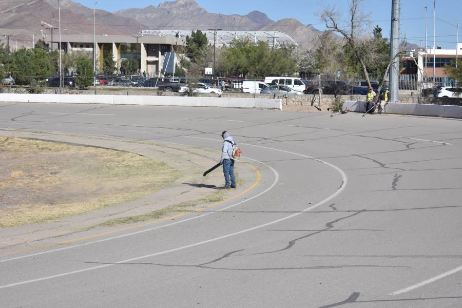 Dirección de Parques y Jardines da mantenimiento a ciclopista