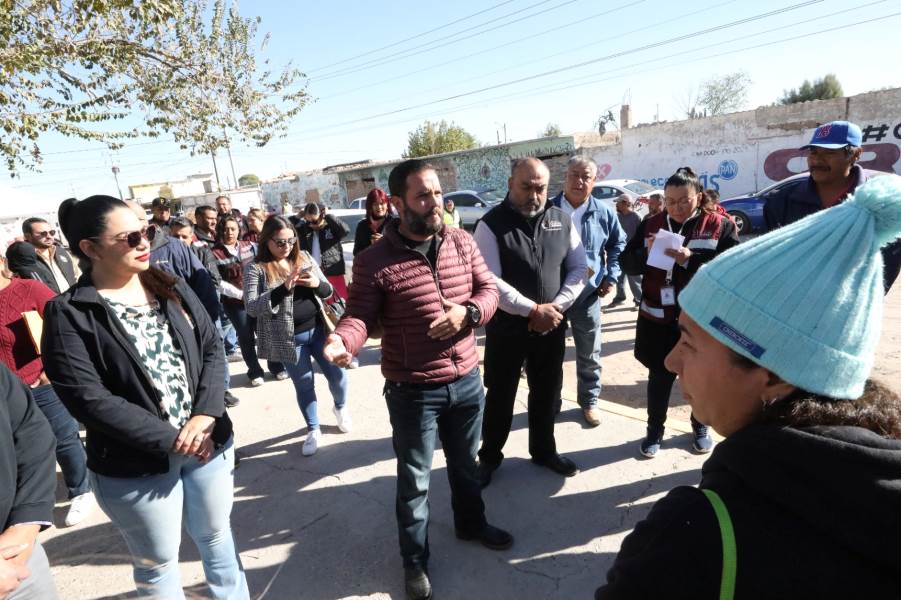 Habitantes de la Colonia Zaragoza se beneficiaron con servicios diferentes del municipio