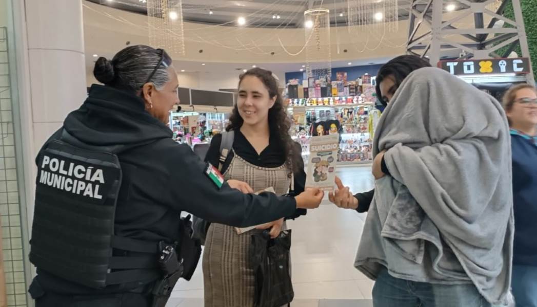 Distribuyen trípticos para la prevención de delitos