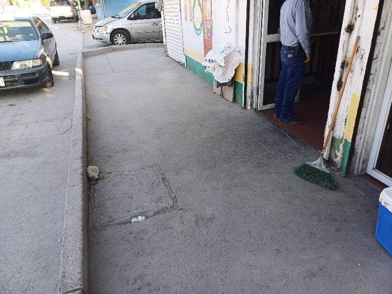 Sanciona la JMAS a tortillería por tapar registro de agua potable