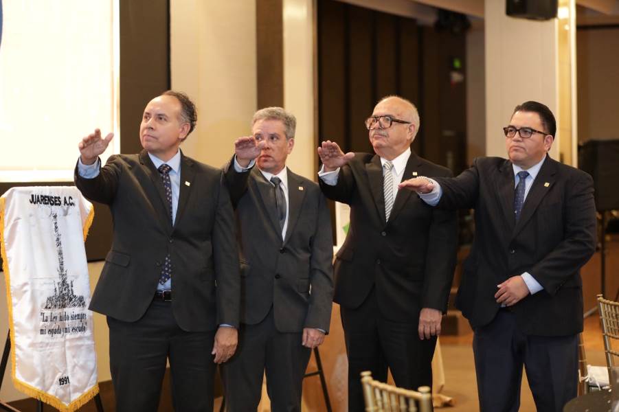 Cruz Pérez Cuéllar encabezó cambio de mesa directiva de Juarenses A.C.