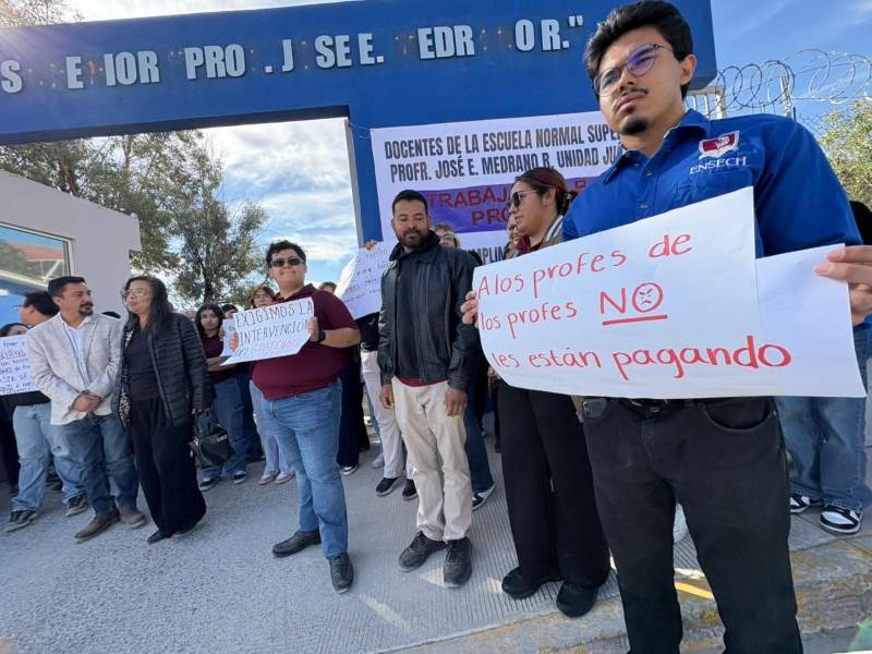 Docentes de la Normal Superior de Juárez exigen pagos al adeudarse hasta dos meses