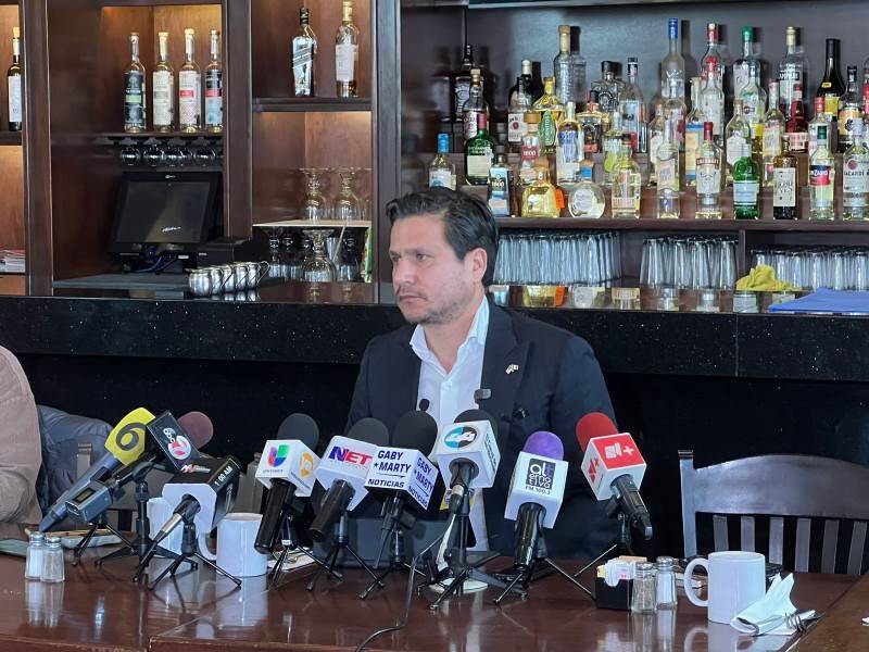 Se requieren más trabajadores para reducir jornada laboral.