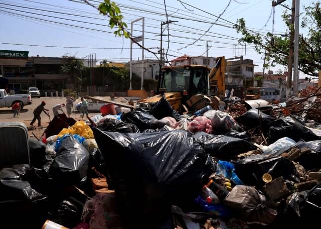 AMLO anuncia ocho mil pesos por hogar en Acapulco para limpieza