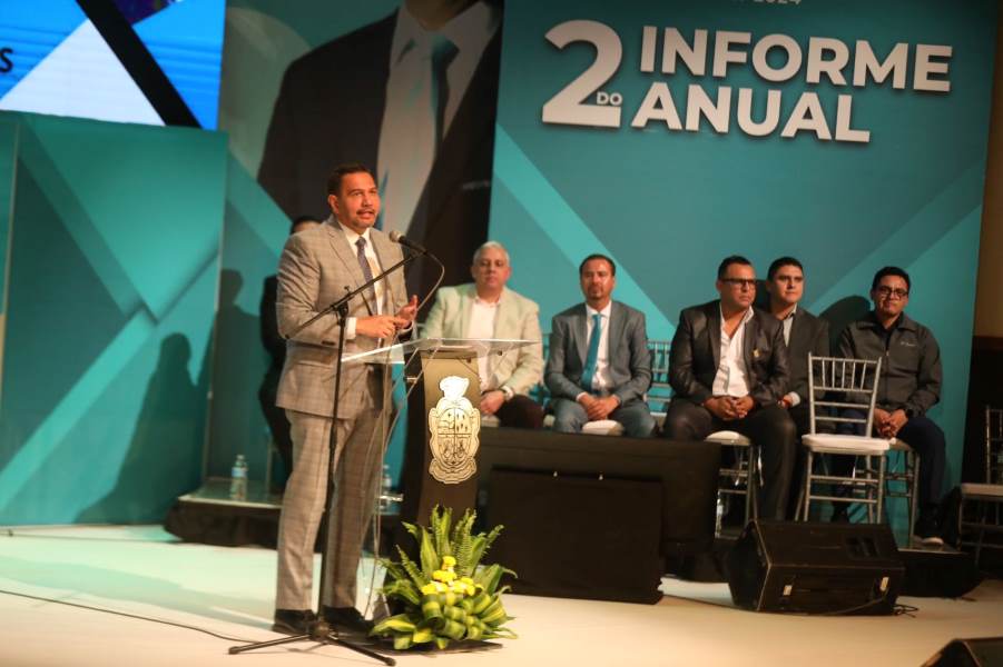 Regidor Marcial Bueno Quiroz, rindió su segundo informe de gestión