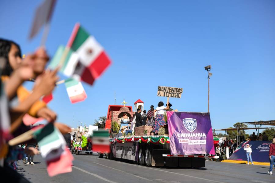 Encabeza Maru Campos desfile conmemorativo del CXIII Aniversario del Inicio de la Revolución Mexicana