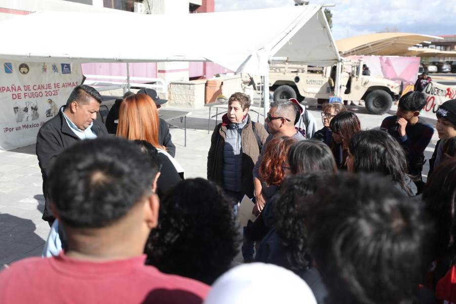 Por petición arreglarán semáforo de la escuela Preparatoria Altavista