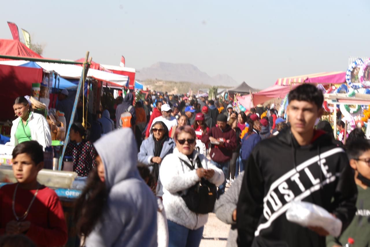 Aumenta expedición de permisos a ambulantes para el Día de Muertos.