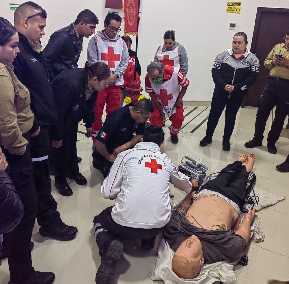 Capacitan a bomberos en atención médica a víctimas de accidentes o siniestros