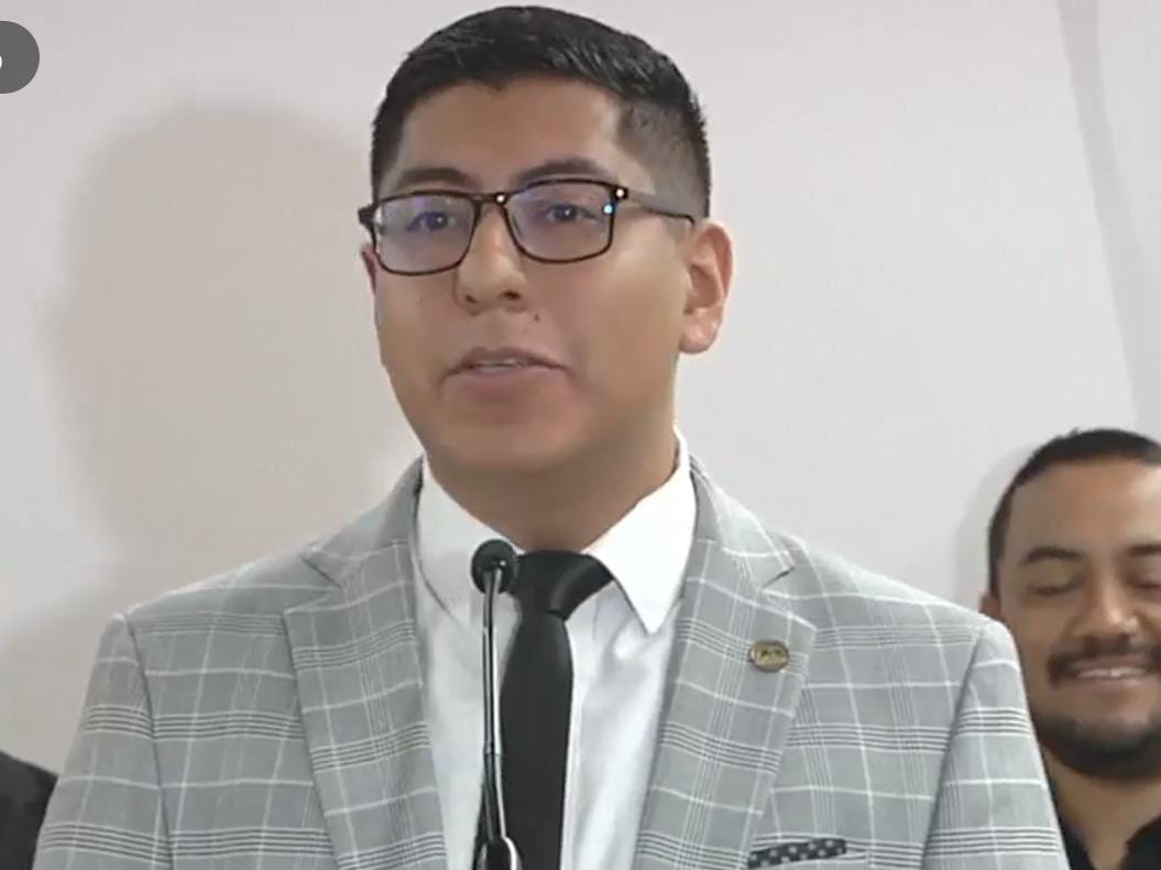 Mediante aplicación de teléfono, las personas pueden rastrear su genealogía.