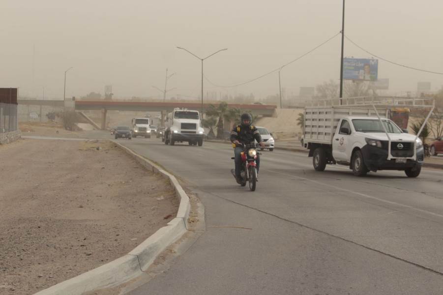 Alerta por fuertes vientos, llama Seguridad Vial a conducir con precaución